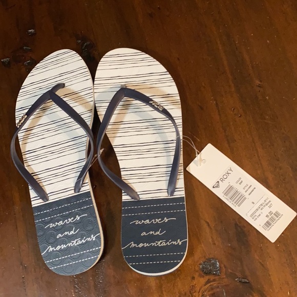 Roxy Shoes - NEW ROXY FLIP FLOPS🦋